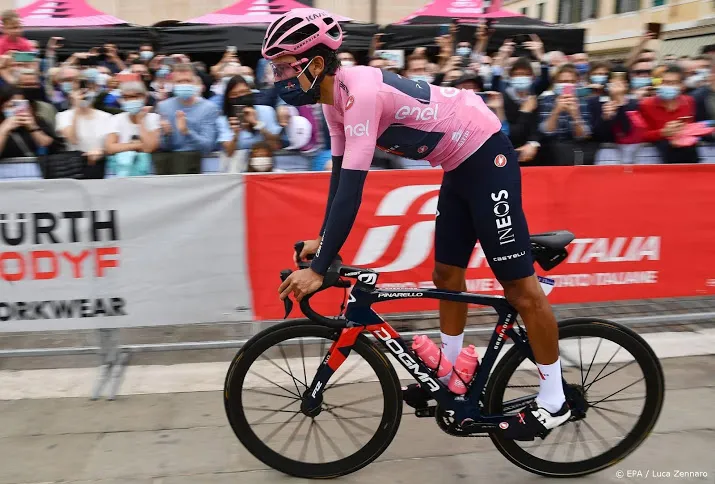 wielrenner bernal wint weer tijd maar rekent zich nog niet rijk