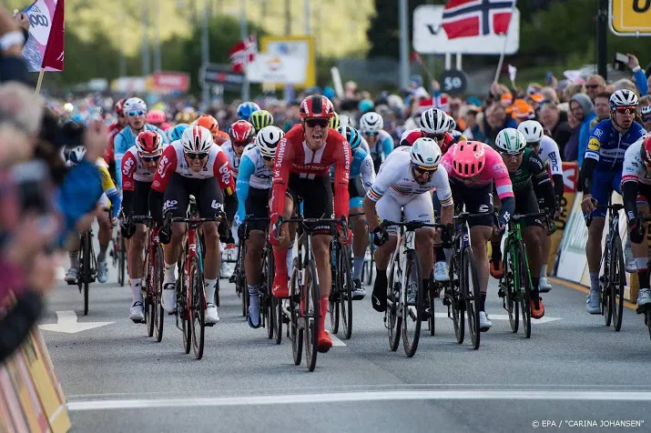 wielrenner bol grijpt weer naast zege in parijs nice