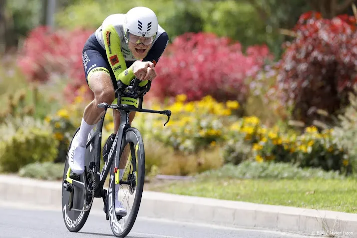 wielrenner boy van poppel uit vuelta na positieve coronatest