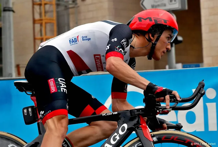 wielrenner conti grijpt macht in giro
