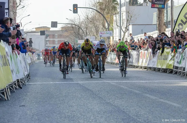 wielrenner cortina viert eerste profzege