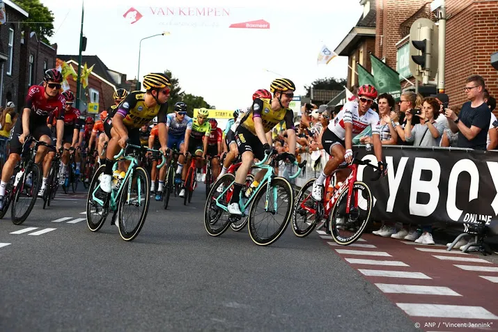 wielrenner de kort niet meer van start in algarve