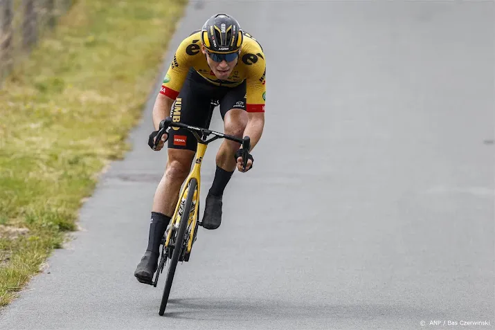 wielrenner dekker stapt af in achtste etappe giro ditalia