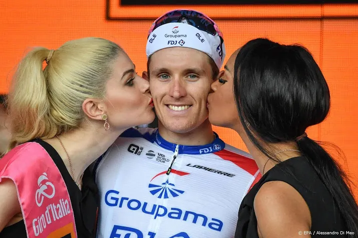 wielrenner demare wint tour poitou charentes in stijl