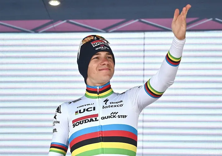 wielrenner evenepoel maakt rentree in ronde van zwitserland
