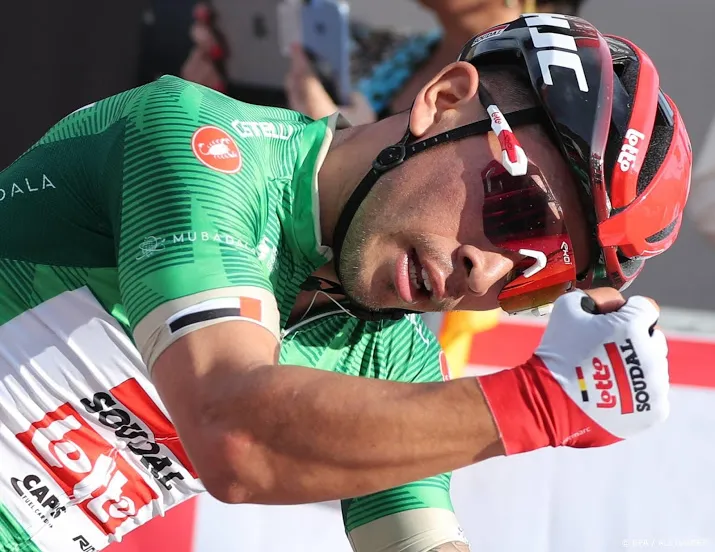 wielrenner ewan wint derde etappe tour de france in massasprint