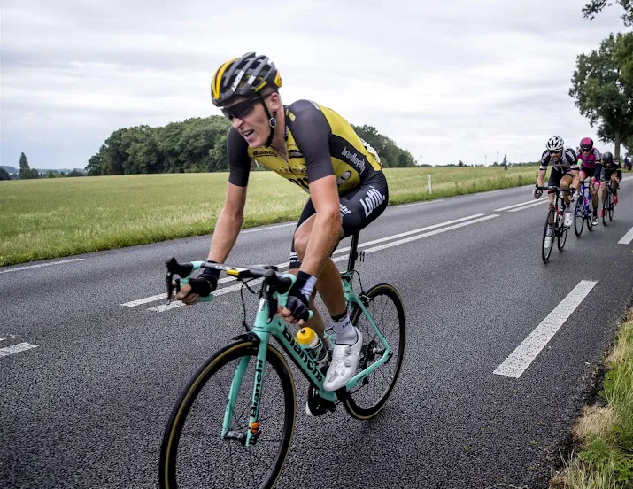 wielrenner gesink maakt rentree in ronde van catalonie