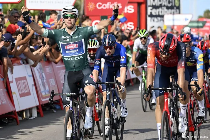 wielrenner groves wint tweede etappe op rij in ronde van spanje