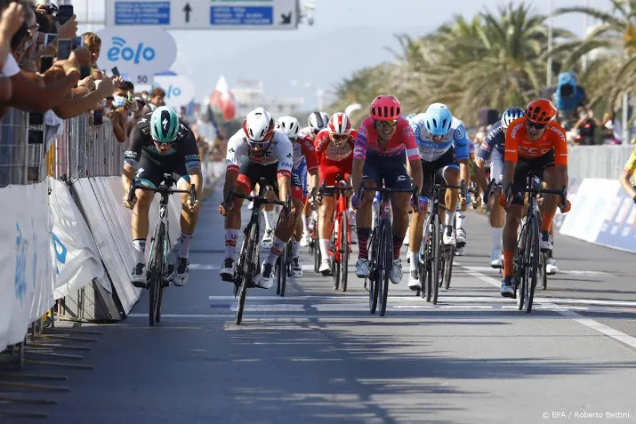 wielrenner hamilton wint vierde etappe tirreno adriatico