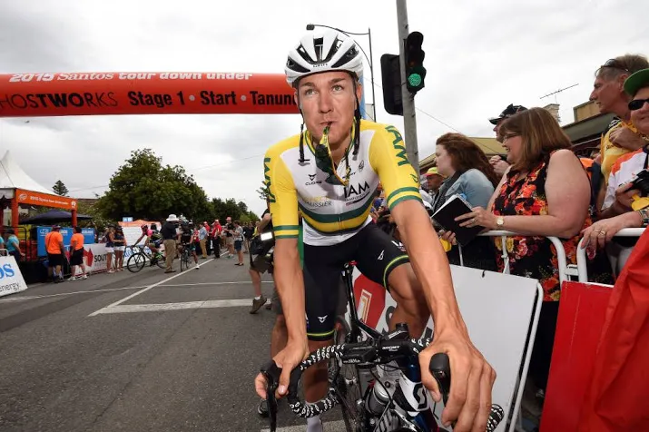 wielrenner haussler breekt sleutelbeen