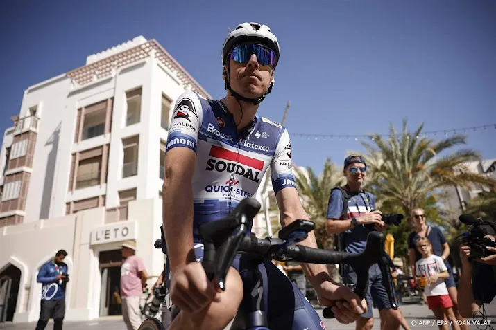wielrenner hirt uit ploeg evenepoel breekt tanden bij val in tour