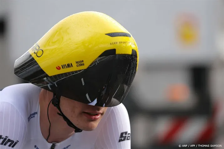 wielrenner kooij sprint opnieuw naar etappezege in parijs nice