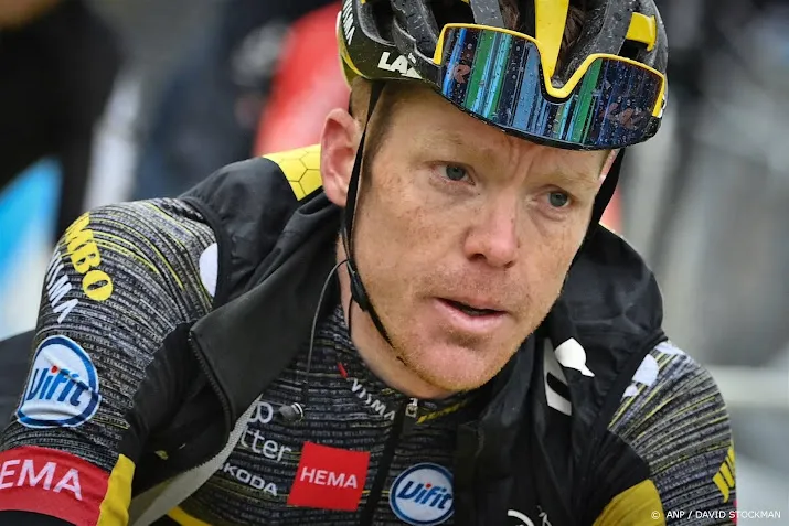 wielrenner kruijswijk geeft na val op in criterium du dauphine