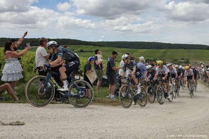 wielrenner lemmen twee jaar langer bij visma lease a bike