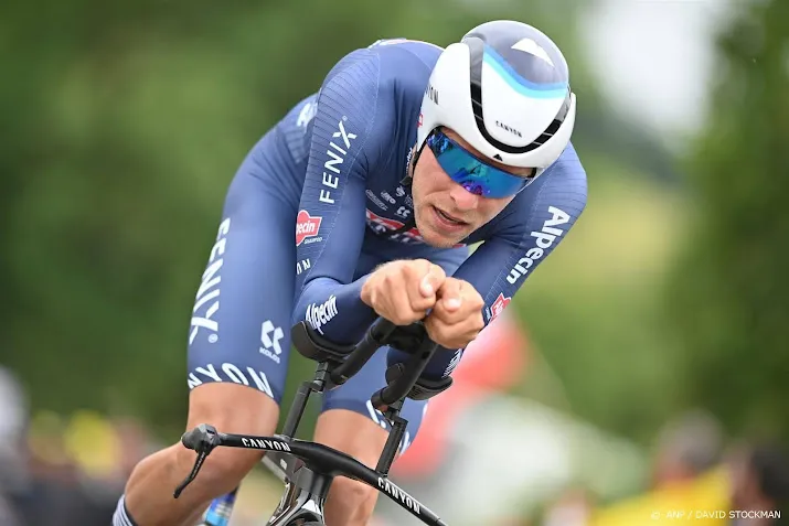 wielrenner meurisse loopt polsbreuk op bij val in gold race