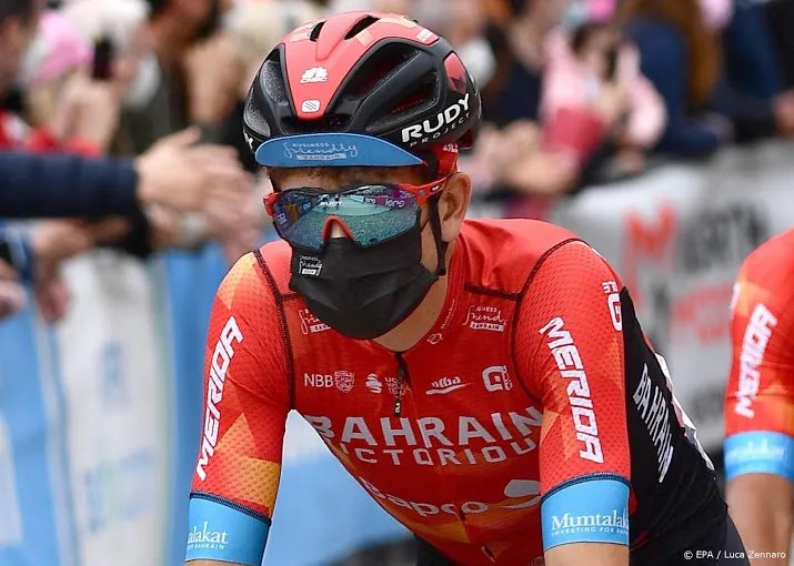 wielrenner mollema moet ritzege in zesde giro rit aan mader laten