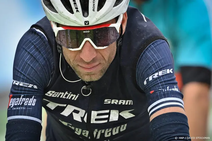 wielrenner nibali soleert naar eindzege in ronde van sicilie