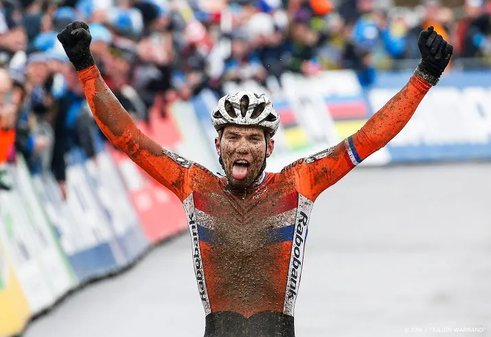 wielrenner nieuwenhuis tot eind 2022 bij sunweb