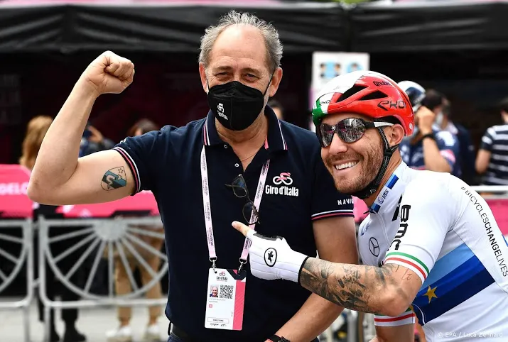 wielrenner nizzolo wint eindelijk etappe in ronde van italie
