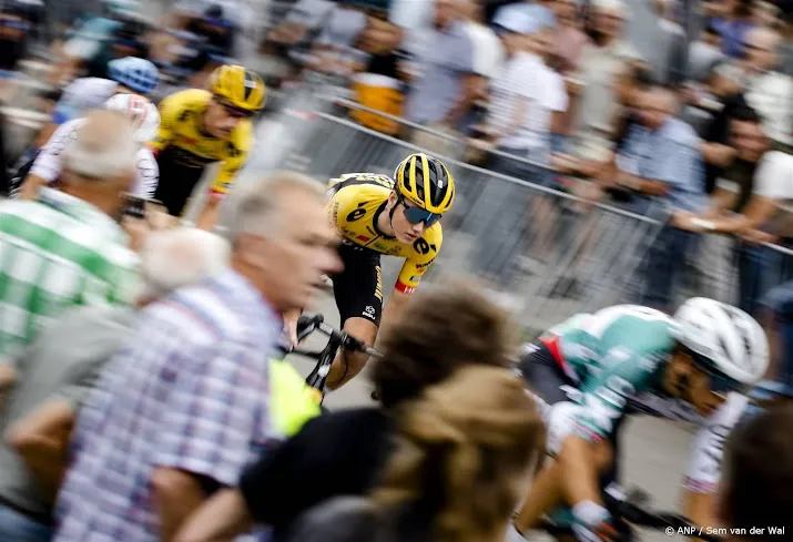 wielrenner pluimers debuteert in ronde van vlaanderen