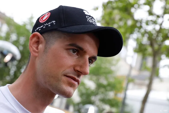 wielrenner poels vervolgt tour met gebroken rib
