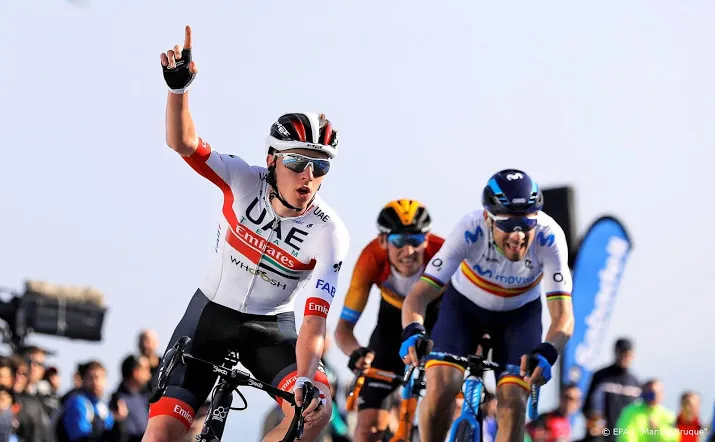 wielrenner pogacar weer de sterkste in ronde van valencia