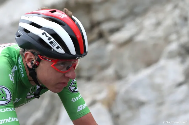 wielrenner pogacar wint tweede etappe valencia