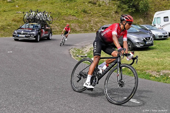 wielrenner quintana ziet knecht afhaken voor tour