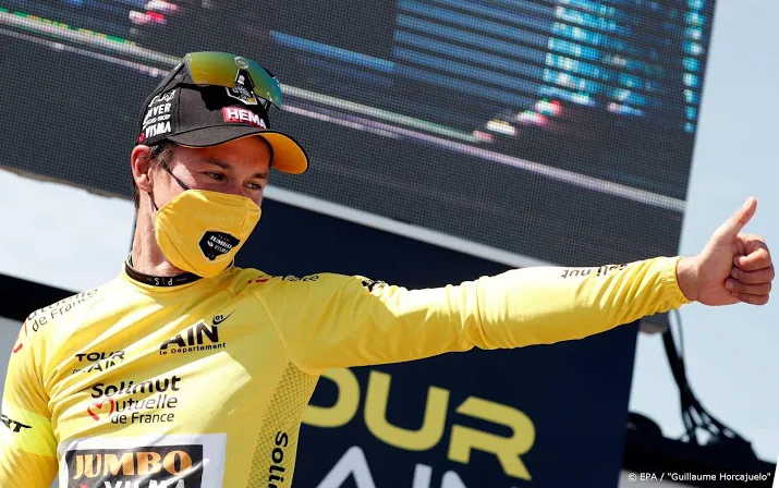 wielrenner roglic grijpt met fraaie zege macht in dauphine
