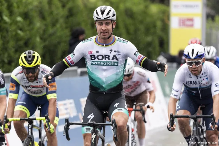 wielrenner sagan wint rit in ronde van romandie