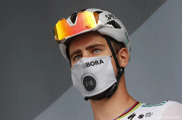 wielrenner sagan wout van aert moet zijn excuses aanbieden