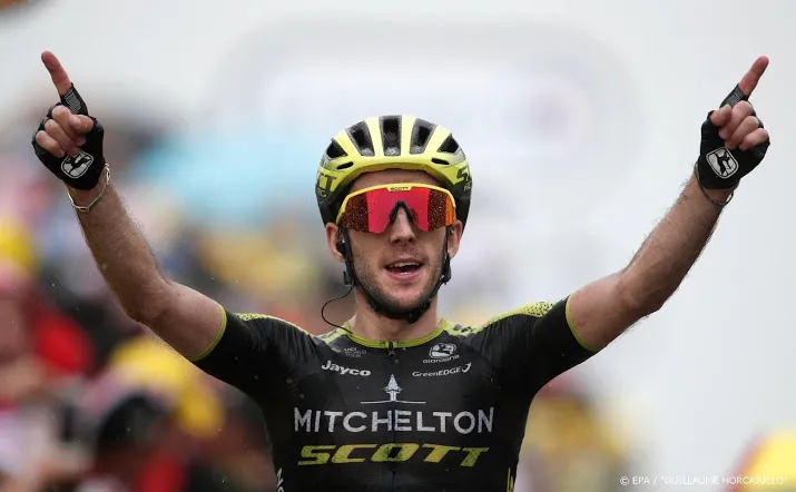 wielrenner simon yates mikt op eindzege ronde van italie
