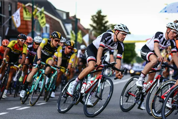 wielrenner tankink wint in boxmeer