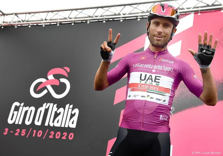 wielrenner ulissi wint sprint in 13e etappe giro