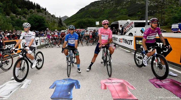 wielrenner valter pakt als eerste hongaar roze trui in giro