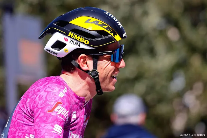 wielrenner van aert klopt wereldkampioen ganna in tijdrit tirreno