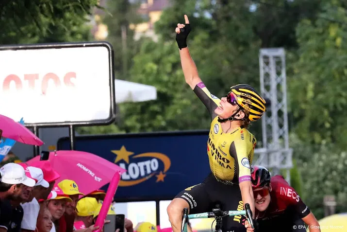 wielrenner vingegaard jumbo visma wint settimana internazionale