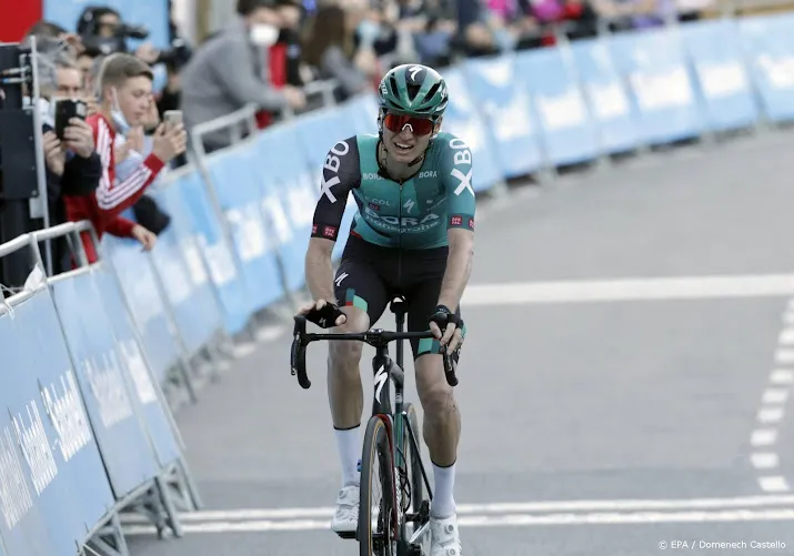 wielrenner vlasov wint rit in valencia