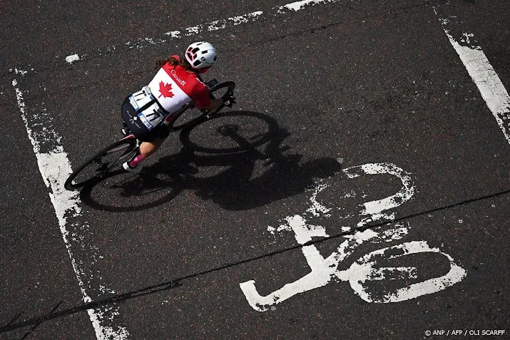 wielrenster jackson sprint naar zege in vuelta