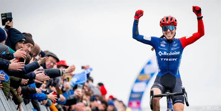 wielrenster van anrooij verlengt contract bij lidl trek