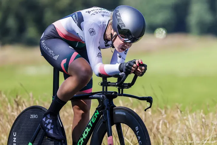 wielrenster van anrooij wint zilvermeercross in belgische mol