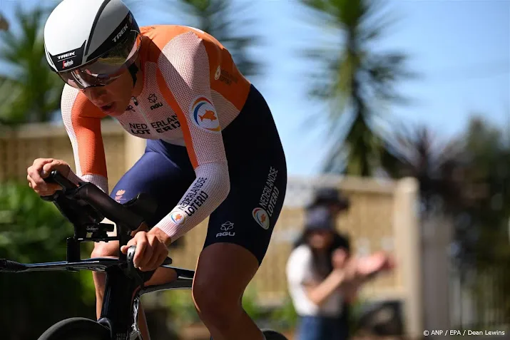 wielrenster van dijk toch niet verder in vuelta na valpartij