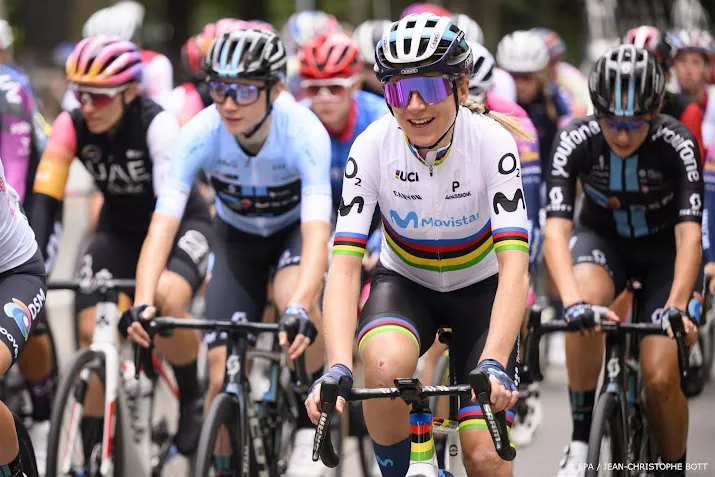 wielrensters beginnen met vuelta aan eerste grote ronde