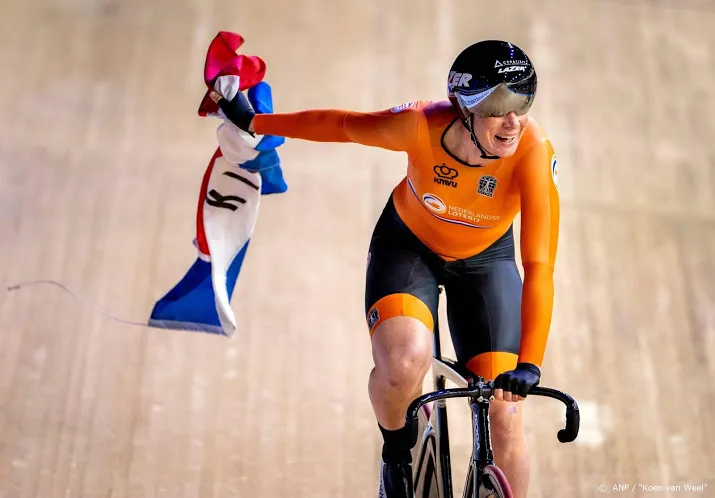 wild verdedigt titel op omnium bij wk baanwielrennen