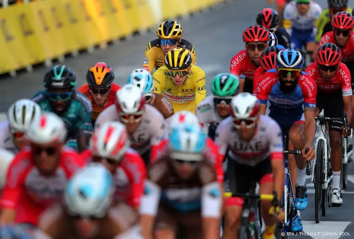 wildcards voor drie franse ploegen 23 ploegen aan start in tour