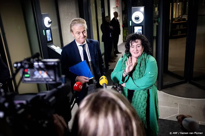 wilders en van der plas zwijgen vooral na gesprek met putters