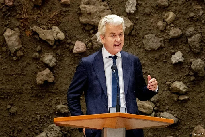 wilders wil debat en uitleg informateurs over treindocument