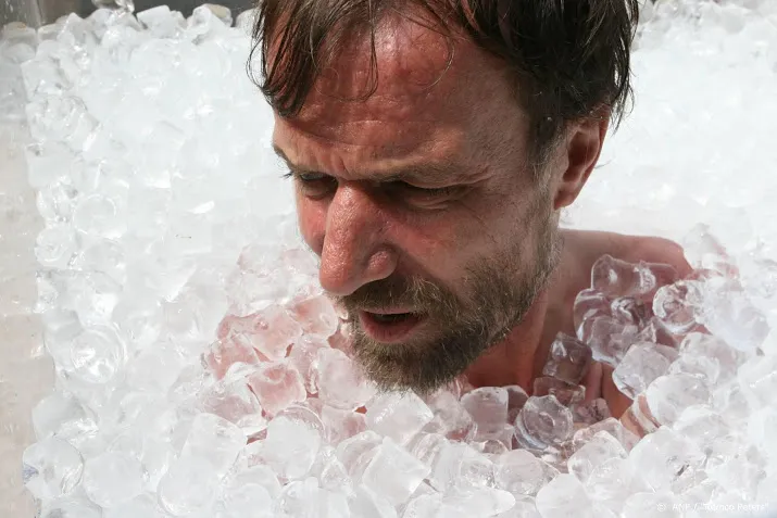 wim the iceman hof in clip britse inzending songfestival