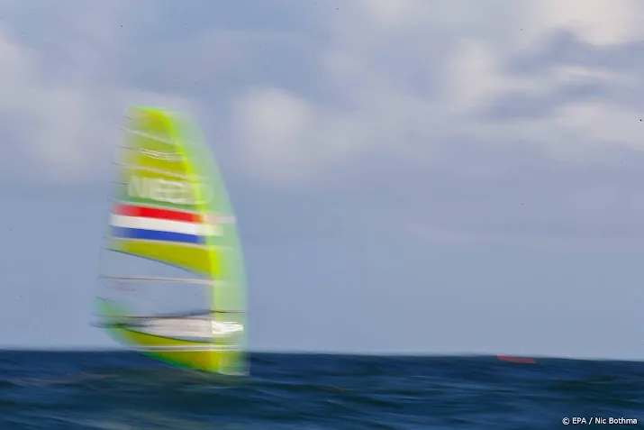 windsurfer de geus derde in vijfde race