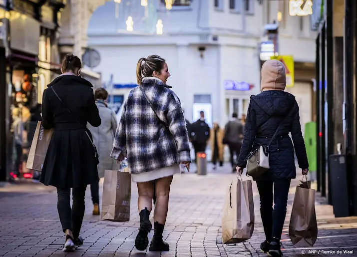winkeliers twijfelen over koopavond door personeelstekort